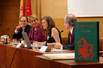 Francisco Calvo Serraller, Esperanza Aguirre, Ouka Leele y Ángel Pina 